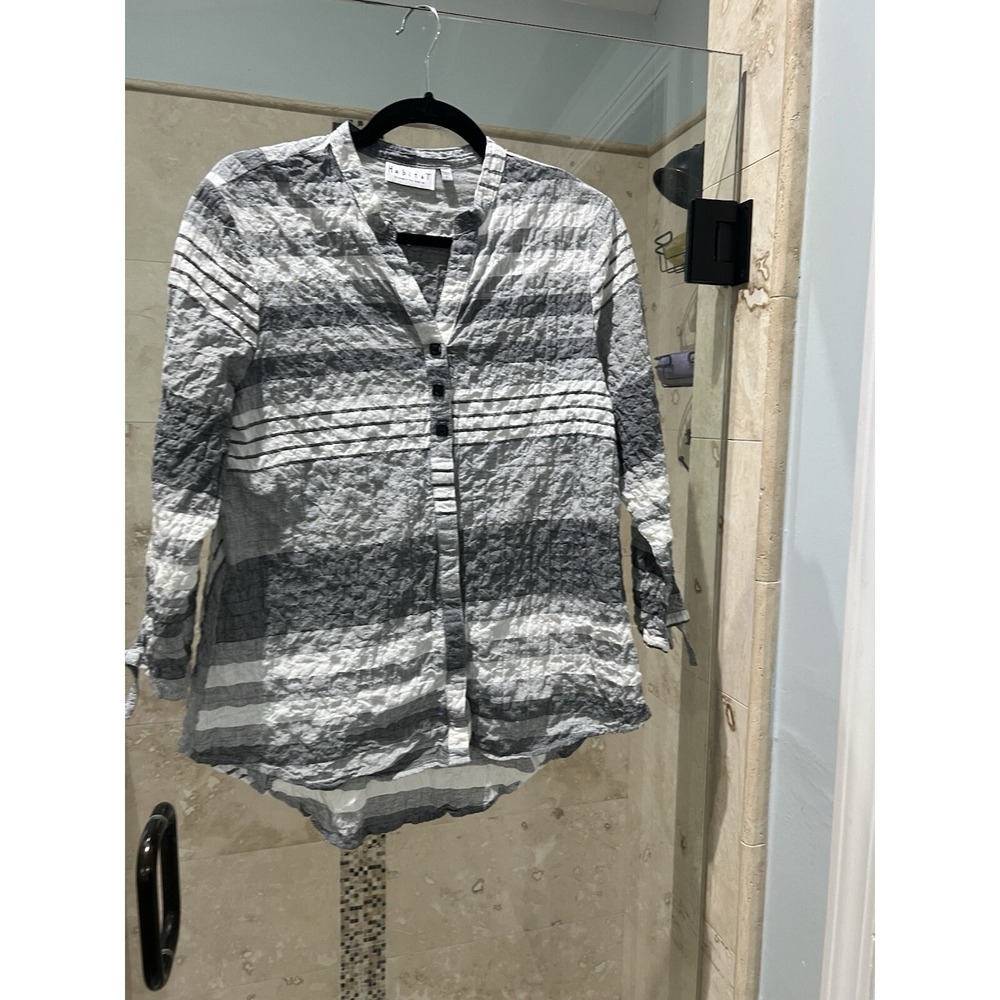 Habitat Clothes To Live In S Gray White Stripe Button Front Crinkle Shirt V Neck